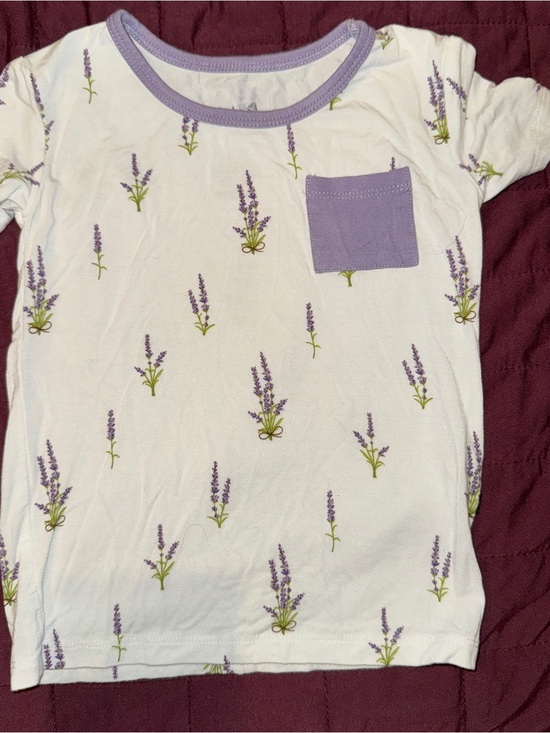Kyte BABY Other - Kyte BABY White Tee with Lavender Floral Print and Purple Pocket